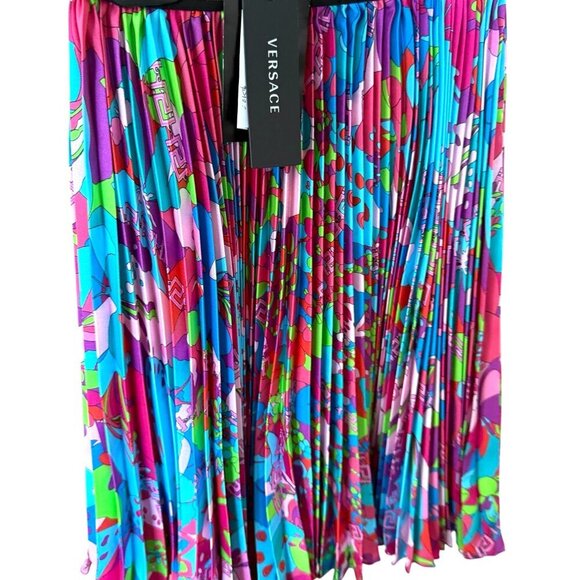 Versace Girls Pleated Skirt, Flowers Greca Twill, Size 5A - Picture 4 of 11